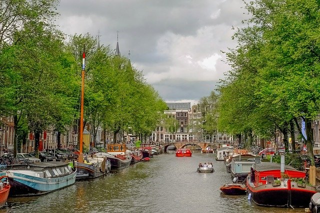 řeka v amsterdamu